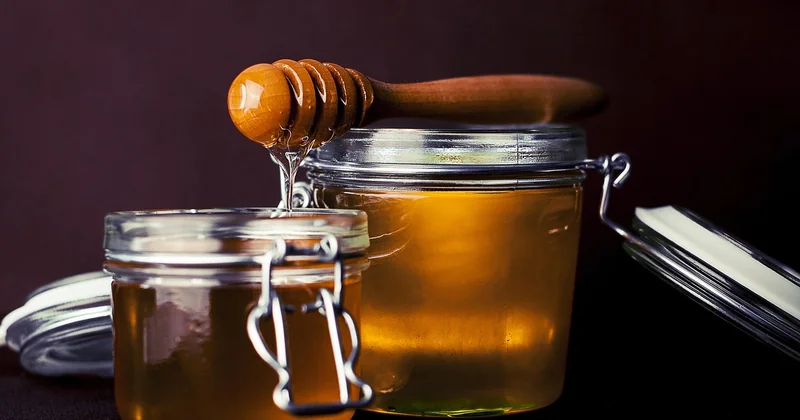 Spécialité grecque sucrée : miel, noix et sirop